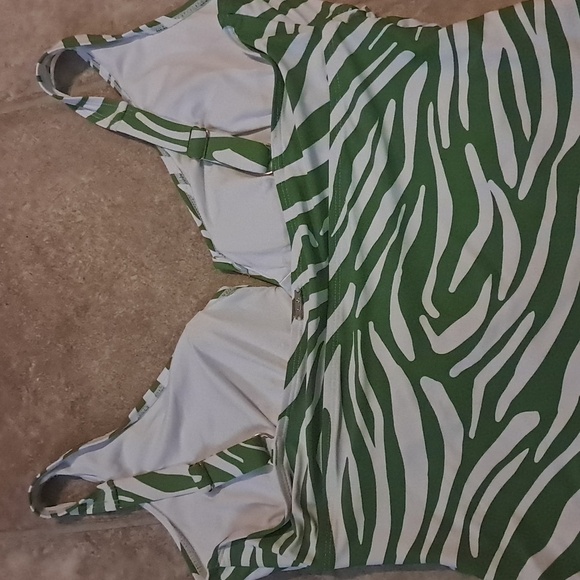Anne Cole Green White Zebra Stripe V-Wire One Piece Swimsuit Size 18W Shirred - Picture 6 of 10